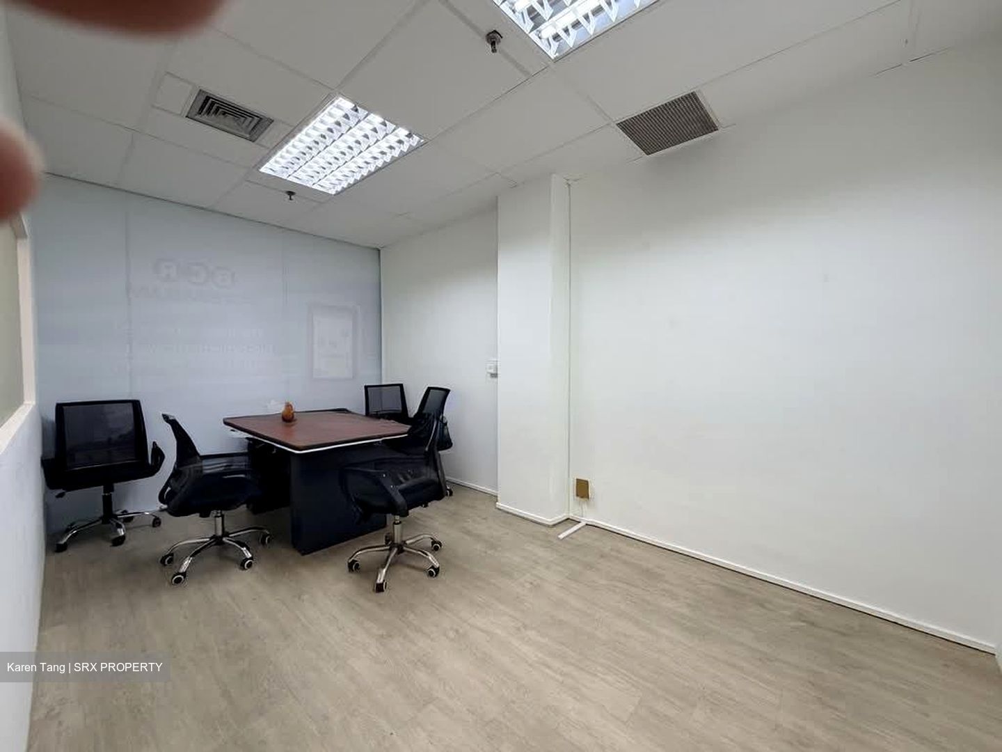 North Bridge Centre (D7), Office #554722991